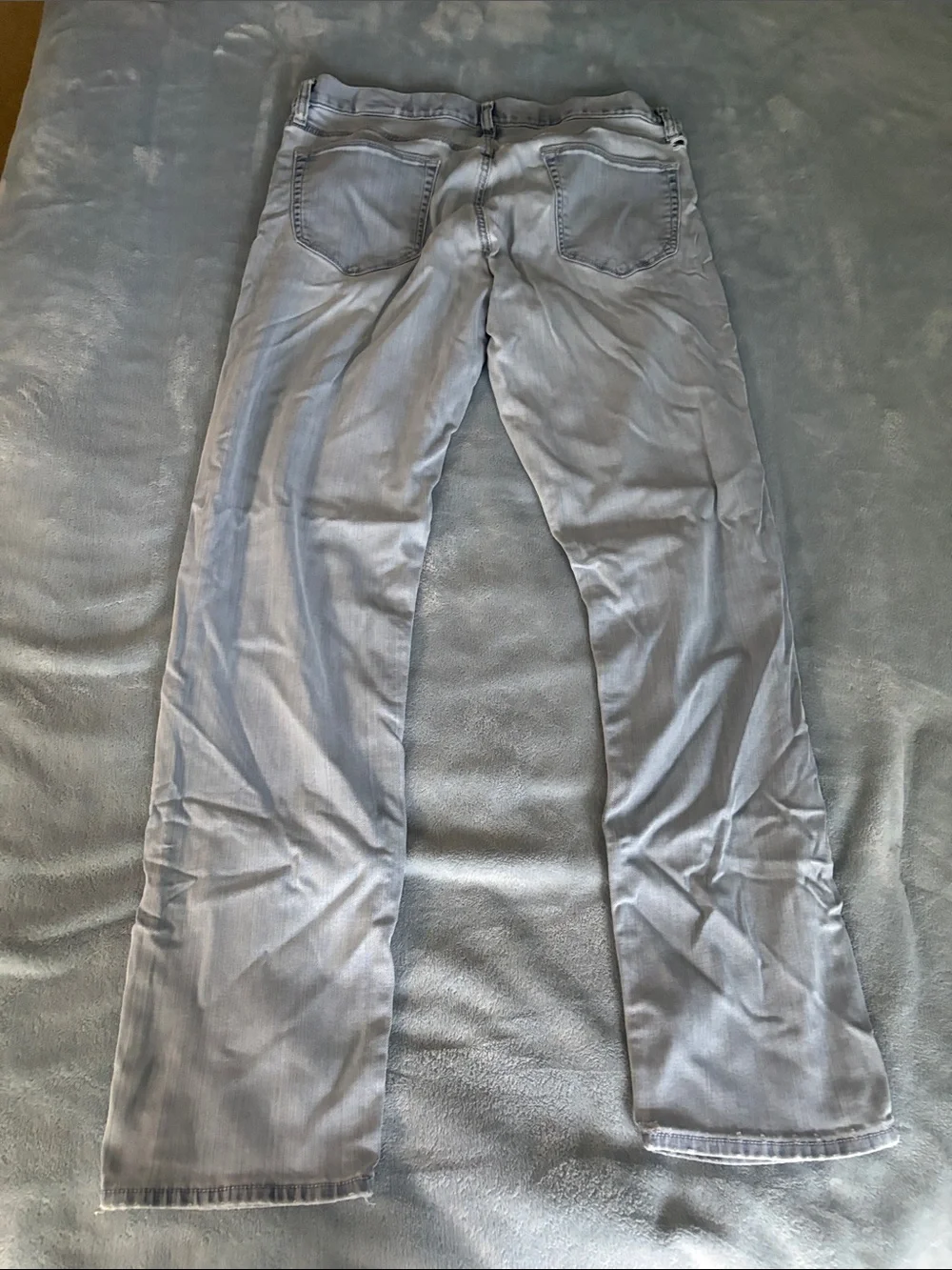 Banana Republic men’s traveler Light Wash  Straight Leg Jeans - 35x34.